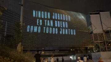 El Santiago Bernabéu deslumbra con sus primeras pruebas de iluminación LED en la fachada