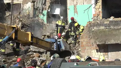 El número de víctimas tras el ataque ruso asciende a 10 muertos y 48 heridos El número de víctimas tras el ataque ruso asciende a 10 muertos y 48 heridos
