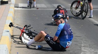 Chris Froome, tras sufrir una ca&iacute;da en el UAE Tour el pasado mes de febrero