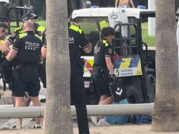 La Policía de Barcelona investiga a un matrimonio tras incautarles 90 objetos robados valorados en 12.000 euros