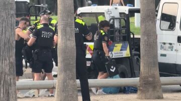 La Policía de Barcelona investiga a un matrimonio tras incautarles 90 objetos robados valorados en 12.000 euros