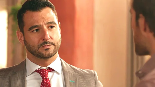 “Va a ser un placer fastidiar a tu padre”: David y César se alían en el próximo capítulo de La Encrucijada “Va a ser un placer fastidiar a tu padre”: David y César se alían en el próximo capítulo de La Encrucijada