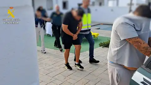 Desarticulada en Cádiz una banda que robaba a ancianos haciéndose pasar por técnicos de teleasistencia Desarticulada en Cádiz una banda que robaba a ancianos haciéndose pasar por técnicos de teleasistencia