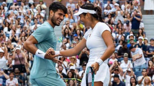 Emma Raducanu y Carlos Alcaraz, en el partido de dobles mixto del US Open