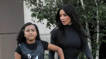 North West y Kim Kardashian en una foto de 2023 North West y Kim Kardashian en una foto de 2023