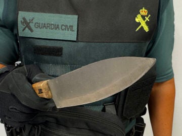 Detenido por intentar apuñalar y estrangular a su pareja en Calahorra, La Rioja