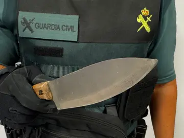 Detenido por intentar apuñalar y estrangular a su pareja en Calahorra, La Rioja Detenido por intentar apuñalar y estrangular a su pareja en Calahorra, La Rioja