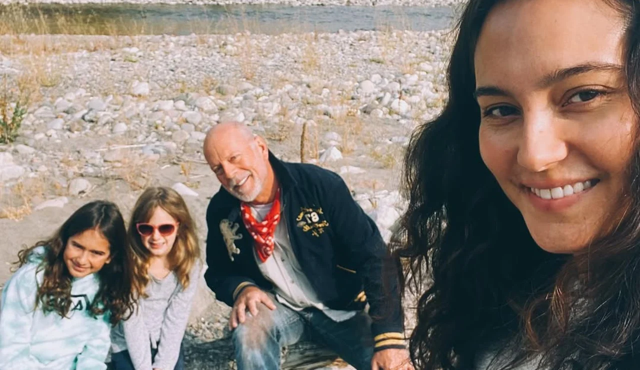 Bruce Willis con su mujer Emma Heming y sus hijas Mabel y Evelyn