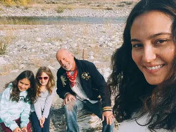 Bruce Willis con su mujer Emma Heming y sus hijas Mabel y Evelyn Bruce Willis con su mujer Emma Heming y sus hijas Mabel y Evelyn