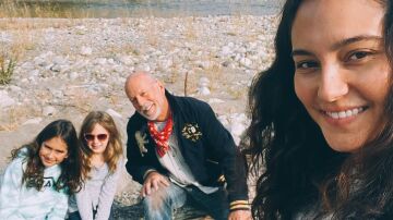 Bruce Willis con su mujer Emma Heming y sus hijas Mabel y Evelyn