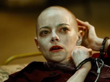 Emma Stone con el pelo rapado al cero para Bugonia de Yorgo Lanthimos Emma Stone con el pelo rapado al cero para Bugonia de Yorgo Lanthimos