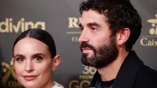 Verónica Echegui y Alex García posan con el Goya al Mejor Cortometraje en el photocall de la 36 Gala de los Premios Goya, en el Palau de les Arts el 12 de febrero de 2022 en Valencia, España. Verónica Echegui y Alex García posan con el Goya al Mejor Cortometraje en el photocall de la 36 Gala de los Premios Goya, en el Palau de les Arts el 12 de febrero de 2022 en Valencia, España.