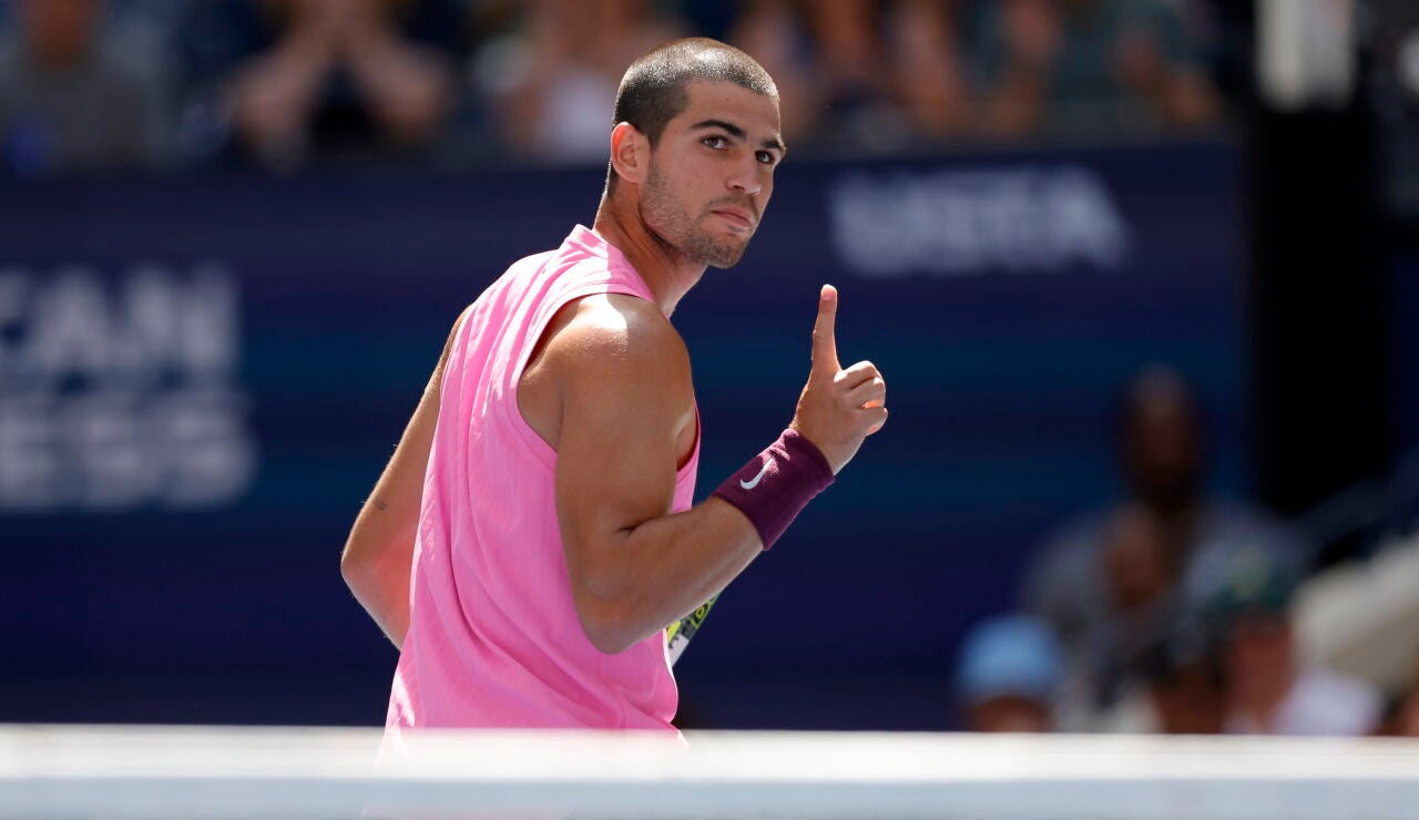 Carlos Alcaraz celebra un punto en los octavos de final del US Open 2025