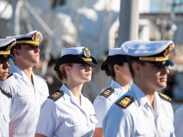 La princesa Leonor llega con el resto de guardiamarinas a Las Palmas de Gran Canaria, en el buque escuela de La Armada ‘Juan Sebastián Elcano’
