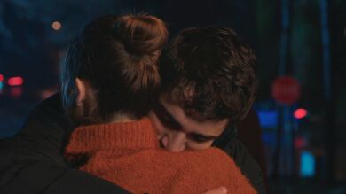 Ferit vuelve a arriesgarlo todo por Seyran: ¡la rescata de su padre con la ayuda de Suna y Abidin!