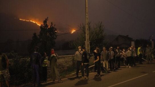 Extinguidos los mayores incendios de la historia de Galicia tras arrasar m&aacute;s de 78.500 hect&aacute;reas en Ourense