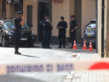 Un hombre se atrinchera en Alfafar 