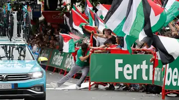 La iniciativa Gernika Palestina invade un tramo de la Gran Vía de Bilbao La iniciativa Gernika Palestina invade un tramo de la Gran Vía de Bilbao