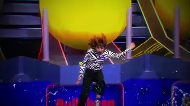 Del estilazo de Blas Cantó al susto de Angy: todas las caídas a la piscina del primer programa de Juego de pelotas Del estilazo de Blas Cantó al susto de Angy: todas las caídas a la piscina del primer programa de Juego de pelotas