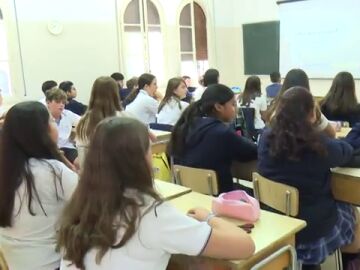 La primera vuelta al cole es en Navarra: "No ha pegado ojo en toda la noche de los nervios"