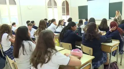 La primera vuelta al cole es en Navarra: "No ha pegado ojo en toda la noche de los nervios" La primera vuelta al cole es en Navarra: "No ha pegado ojo en toda la noche de los nervios"
