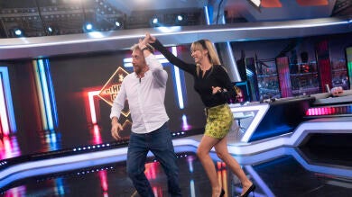 ¡A todo ritmo! Pablo Motos y Ester Expósito se lanzan a la pista de baile