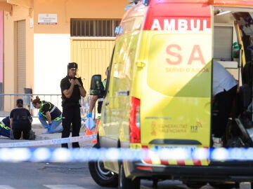 Policías en el lugar del suceso.