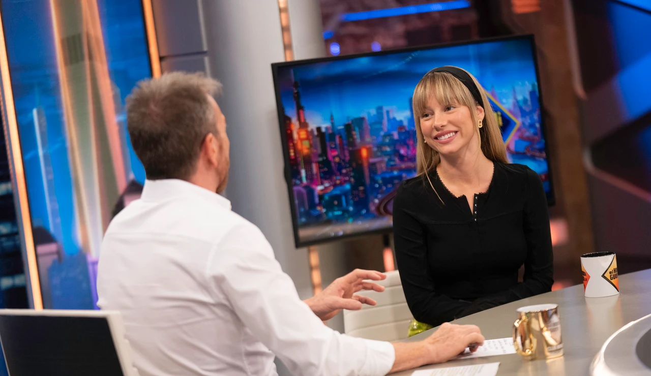 ¿Se desnudaría por salvar a su familia? Ester Expósito confiesa qué haría ante este dilema moral en El Hormiguero
