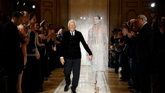 Giorgio Armani sobre la pasarela