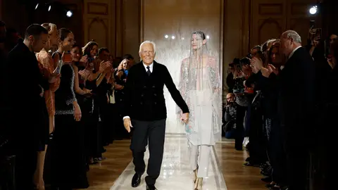 Giorgio Armani sobre la pasarela Giorgio Armani sobre la pasarela