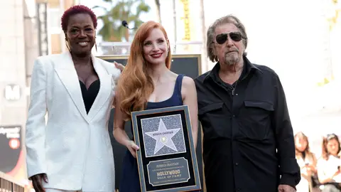 Viola Davis y Al Pacino, acompañan a Jessica Chastain tras recibir su estrella del Paseo de la Fama de Hollywood Viola Davis y Al Pacino, acompañan a Jessica Chastain tras recibir su estrella del Paseo de la Fama de Hollywood