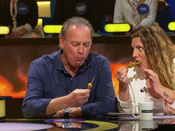 Bertín Osborne se la juega por su hija en la pirámide del picante 