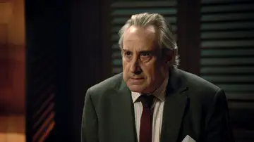 Joaquín le planta cara a Don Pedro tras desenmascararlo y descubrir todas sus mentiras: "Es usted un miserable" Joaquín le planta cara a Don Pedro tras desenmascararlo y descubrir todas sus mentiras: "Es usted un miserable"