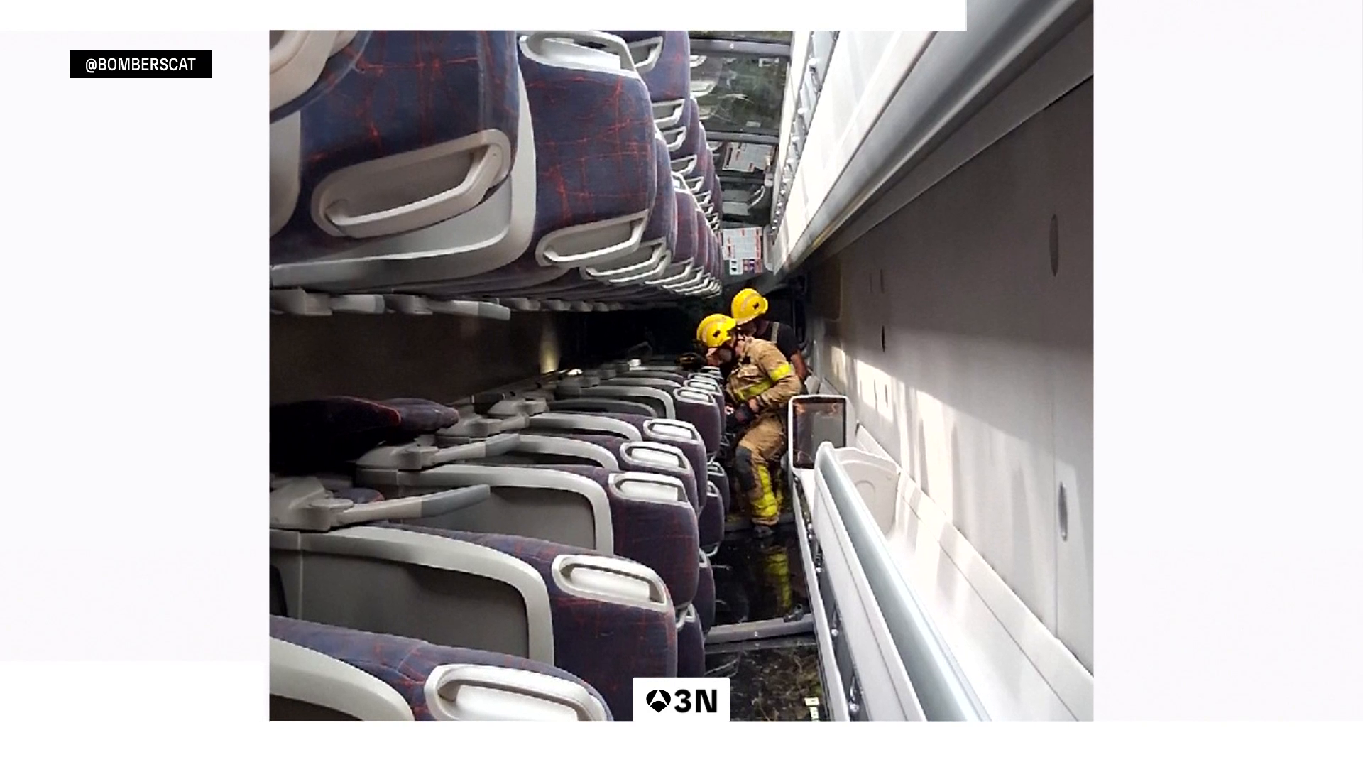 Vuelca un autocar con 60 pasajeros en Santa Susanna, Barcelona: al menos 53 heridos, dos graves Vuelca un autocar con 60 pasajeros en Santa Susanna, Barcelona: al menos 53 heridos, dos graves