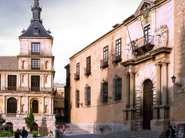 El Ayuntamiento de Toledo, pionero en buscar medidas contra la masificación turística El Ayuntamiento de Toledo, pionero en buscar medidas contra la masificación turística