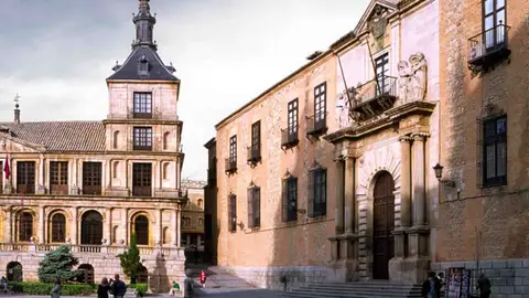 El Ayuntamiento de Toledo, pionero en buscar medidas contra la masificación turística El Ayuntamiento de Toledo, pionero en buscar medidas contra la masificación turística