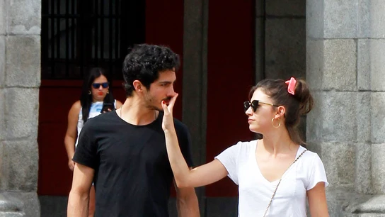 Úrsula Coberó y Chino Darín por la calle Úrsula Coberó y Chino Darín por la calle