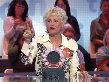 ¿Qué tienen que ver Cher y Enrique Iglesias? Esther Arroyo siembra la duda en Pasapalabra