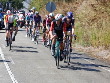 El pelotón durante la etapa 17 de la Vuelta Ciclista a España