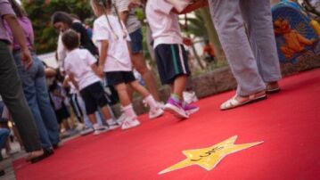 Un colegio de Santa Cruz de Tenerife se convierte en un plató de cine para arrancar el curso Un colegio de Santa Cruz de Tenerife se convierte en un plató de cine para arrancar el curso