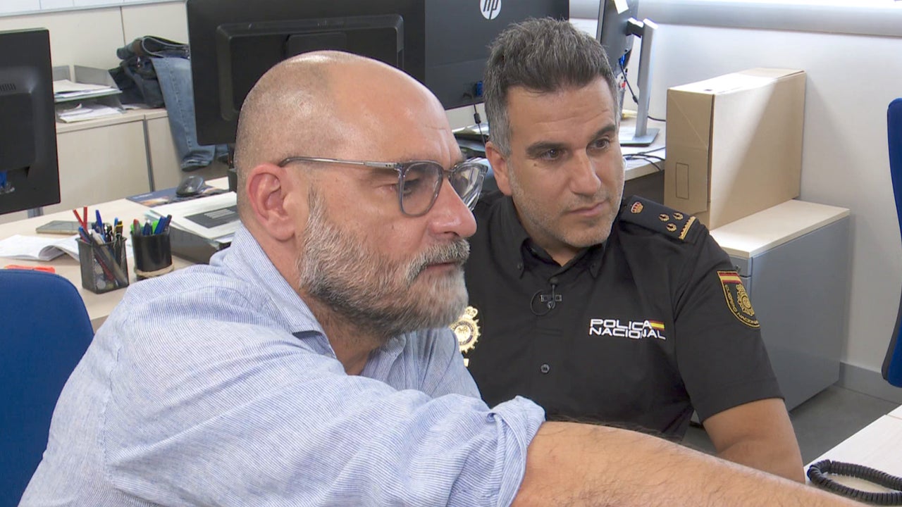 Así trabajan los policías que rastrean las RRSS en busca de mensajes de despedida Así trabajan los policías que rastrean las RRSS en busca de mensajes de despedida