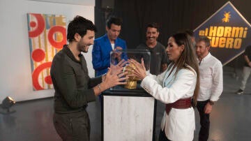 ¡Museo trampa! Malú, Mika, Pablo López y Sebastián Yatra se convierten en ladrones en El Hormiguero