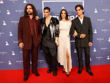 Elena y Guillermo Furiase, Alba Flores y Pedro Lagaza unidos en los Latin Grammy Elena y Guillermo Furiase, Alba Flores y Pedro Lagaza unidos en los Latin Grammy