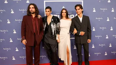 Elena y Guillermo Furiase, Alba Flores y Pedro Lagaza, los primos Flores posan todos juntos por primera vez Elena y Guillermo Furiase, Alba Flores y Pedro Lagaza, los primos Flores posan todos juntos por primera vez