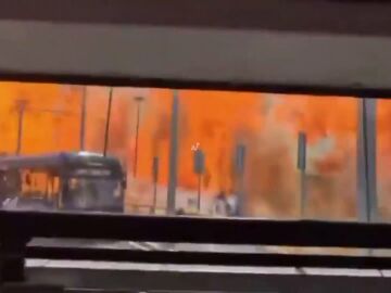 Camión cisterna explota