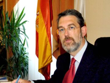 Muere el ex delegado del Gobierno en Cantabria, Agustín Ibáñez, en un accidente de moto