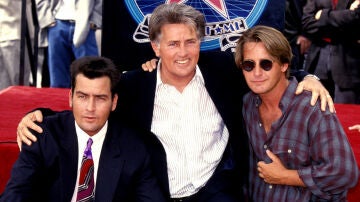 Charlie Sheen, Martin Sheen y Emilio Estevez en 1994