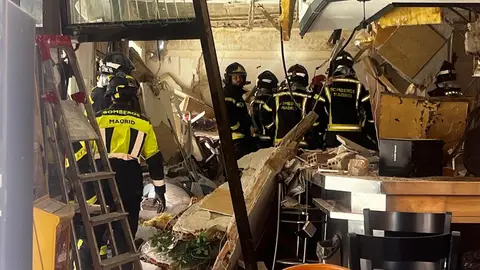 Imagen del bar en Vallecas tras la explosión Imagen del bar en Vallecas tras la explosión