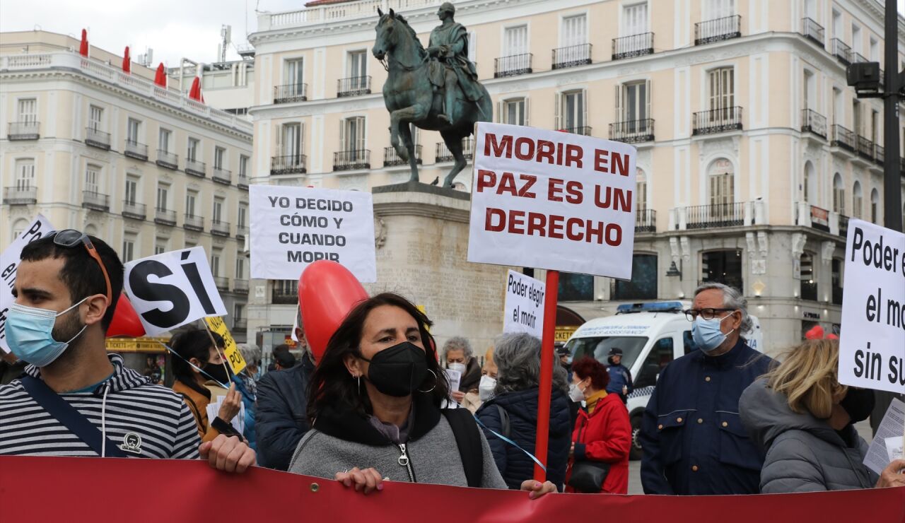 Concentraci&oacute;n de Derecho a Morir Dignamente en apoyo a la Ley de la eutanasia.