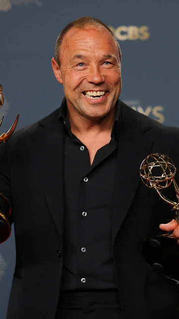 Seth Rogen (The Studio) Stephen Graham (Adolescencia) y Noah Wyle (The Pitt), ganadores premios Emmy 2025
